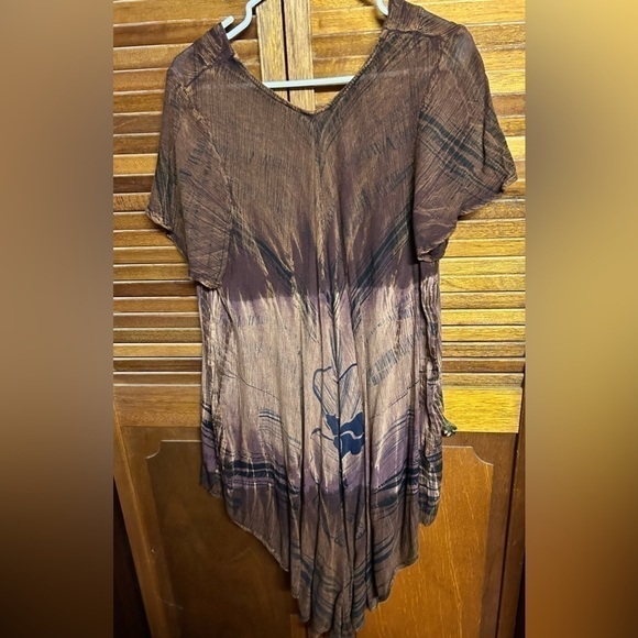 Ladies, very pretty, tunic or bathing suit, coverup,could be worn with leggings. - Picture 4 of 5